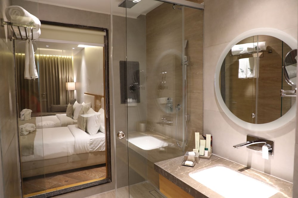 The Fern Residency, Morbi