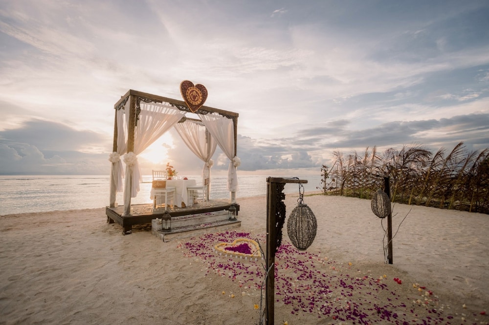 Hotel Ombak Sunset