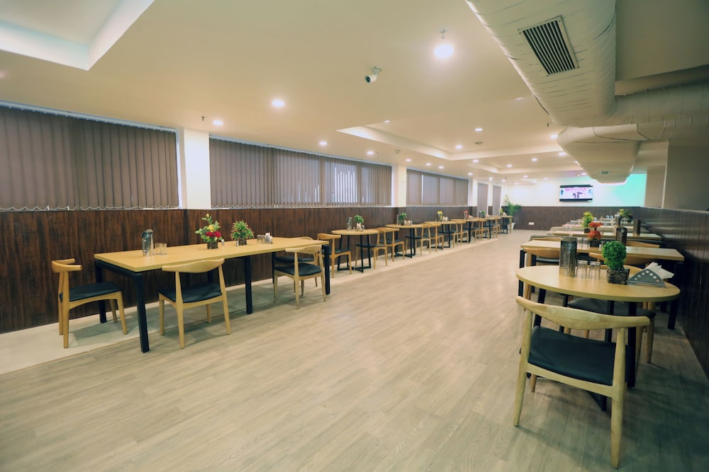 The Roseman Hotel & Suites