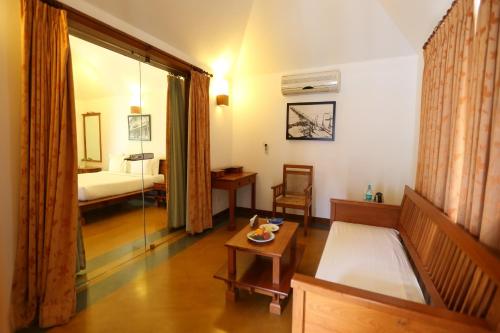 Le Pondy Beach and Lake Resort