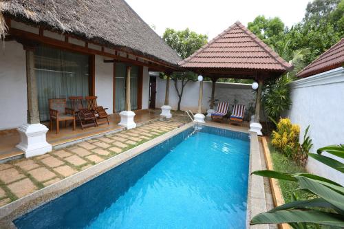Le Pondy Beach and Lake Resort