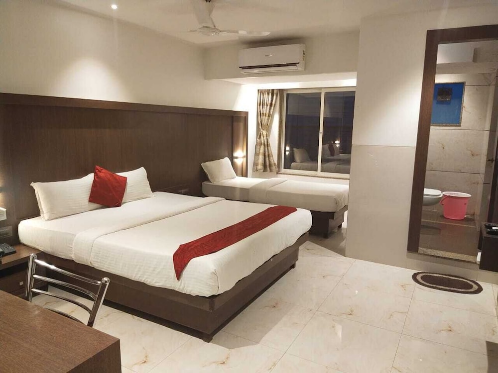 Hotel Express Inn