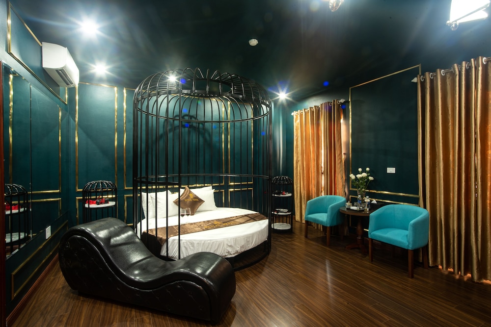 Royal Hotel
