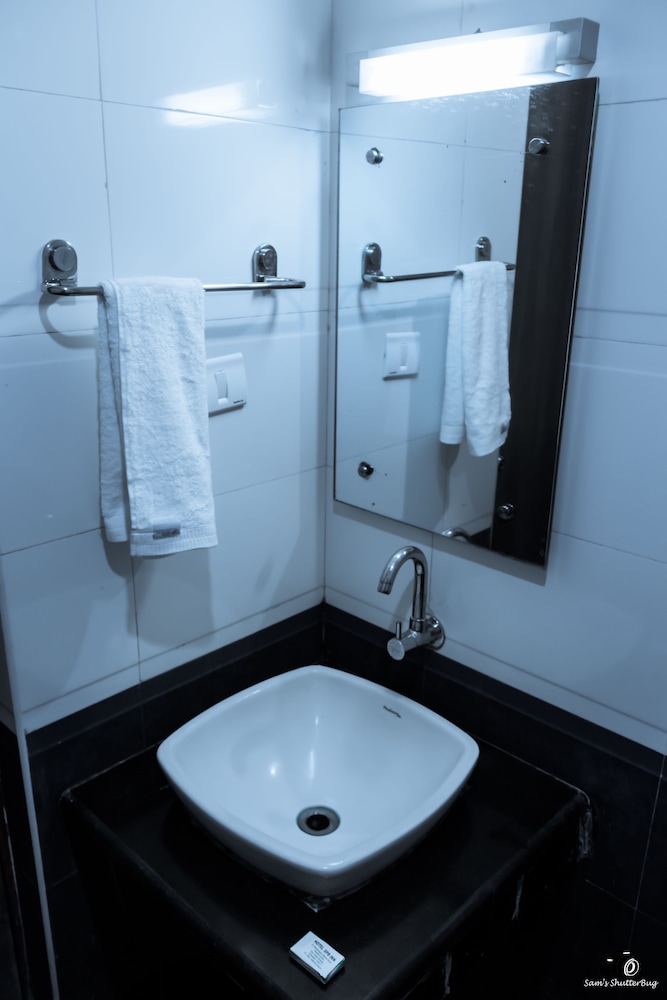 Hotel SPR Inn