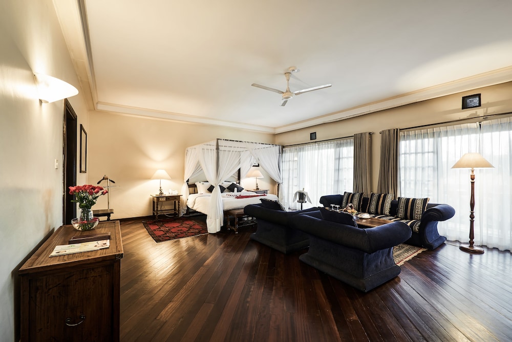 Safari Park Hotel And Casino