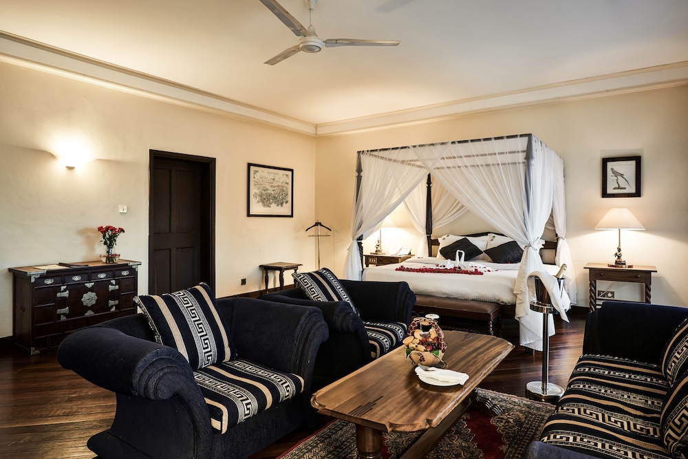 Safari Park Hotel And Casino