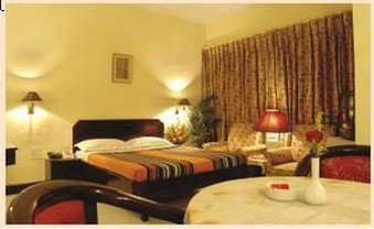 The Pearl Hotel, Hassan