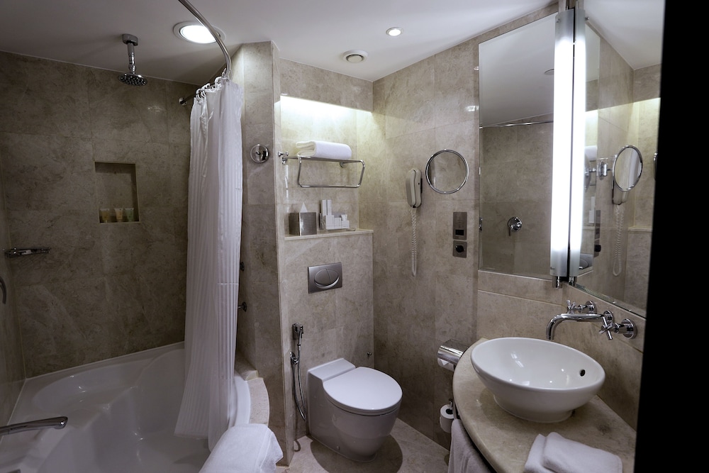 Ramada Plaza by Wyndham Dubai Deira