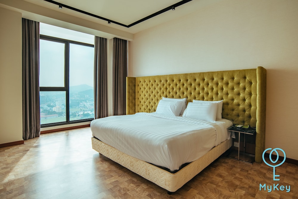 Expressionz Professional Suites by MyKey