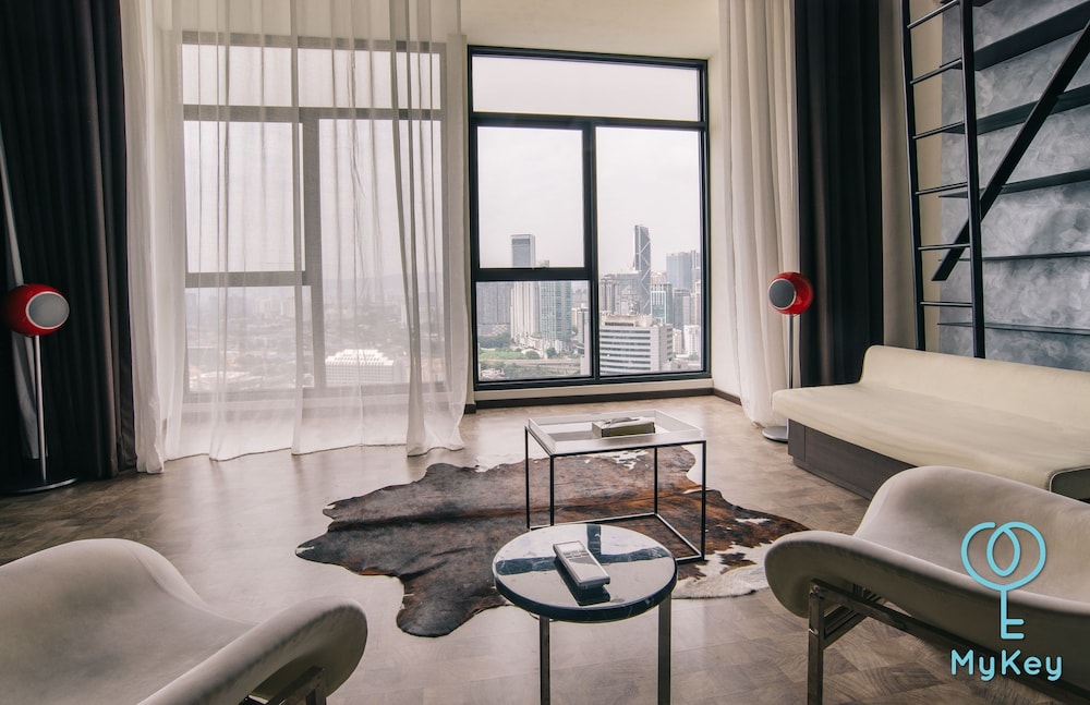 Expressionz Professional Suites by MyKey