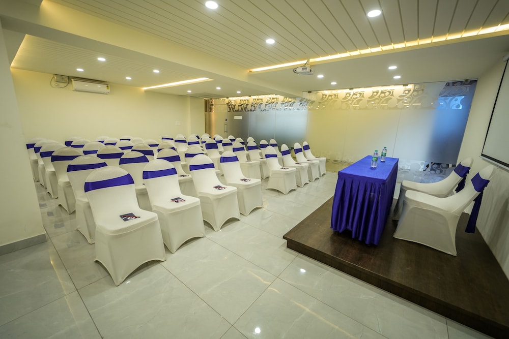 Zip By Spree Hotels Purple Orchid