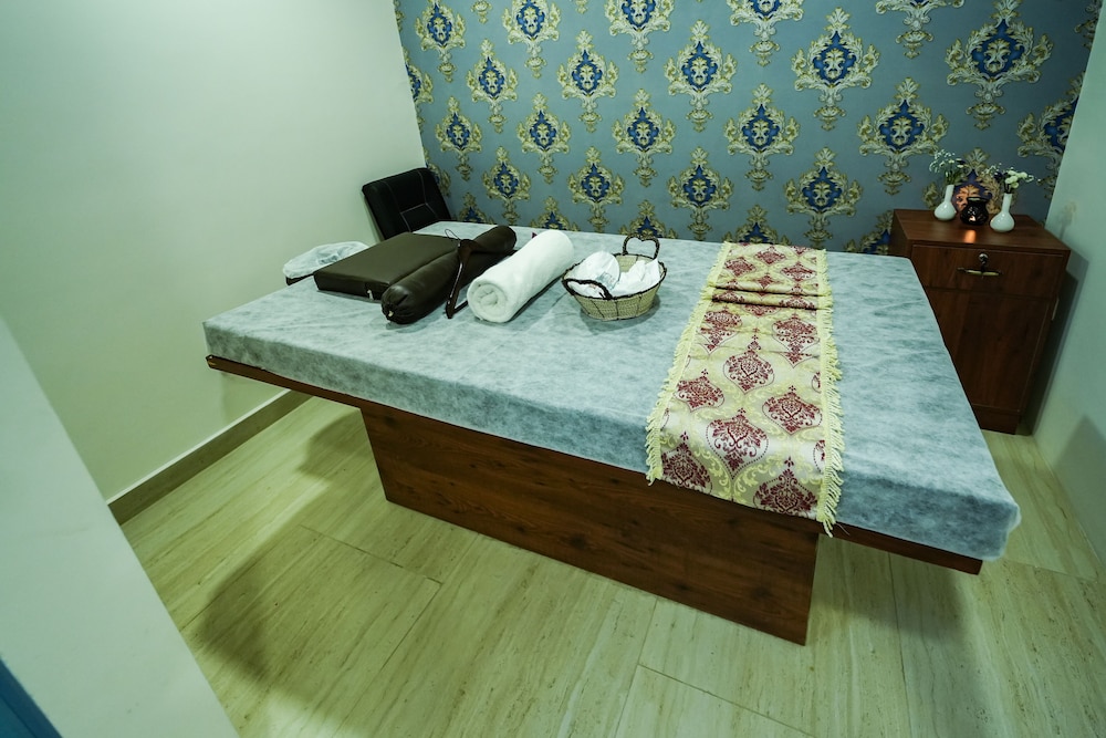 Zip By Spree Hotels Purple Orchid