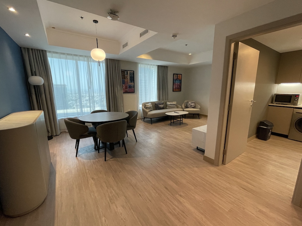 Residence Inn by Marriott Sheikh Zayed Road, Dubai
