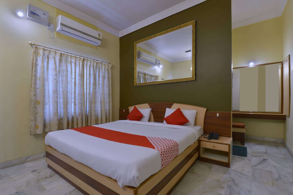 Oyo 10499 Hotel Shiv Shakti