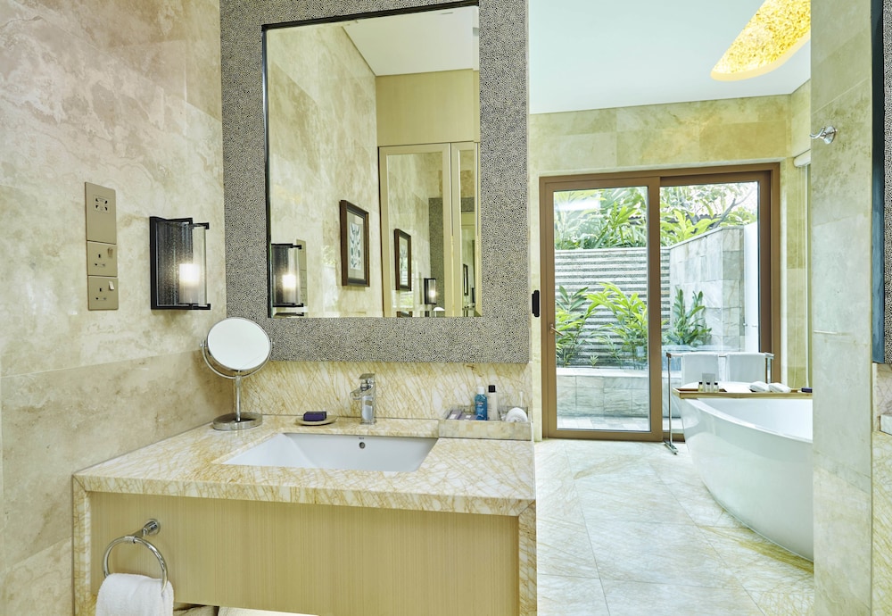 Resorts World Sentosa - Equarius Villas