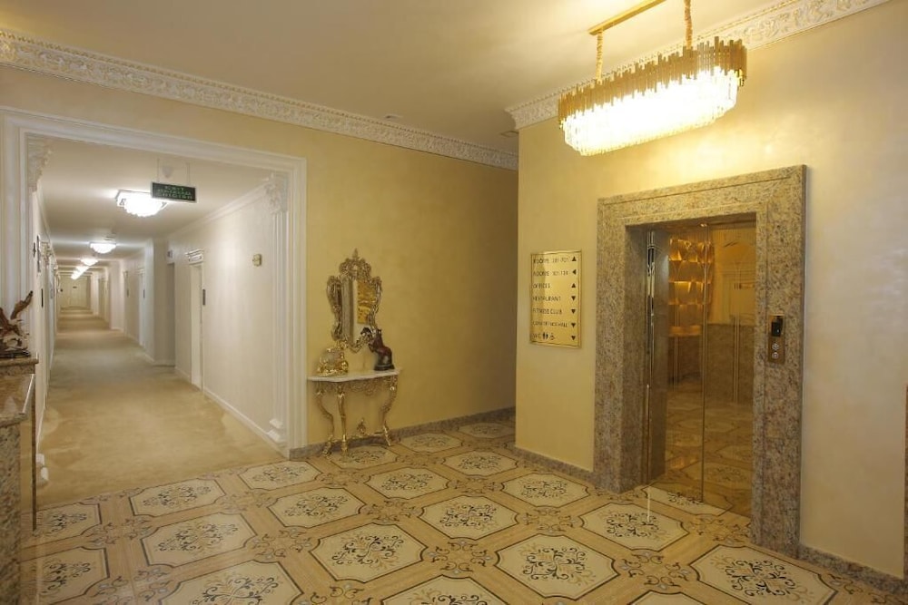 Velara Hotel
