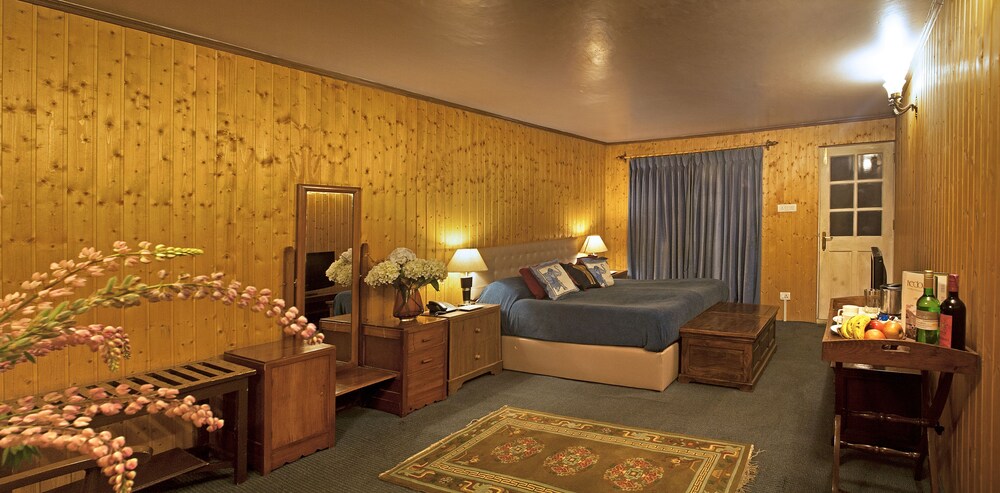 Nedou's Hotel