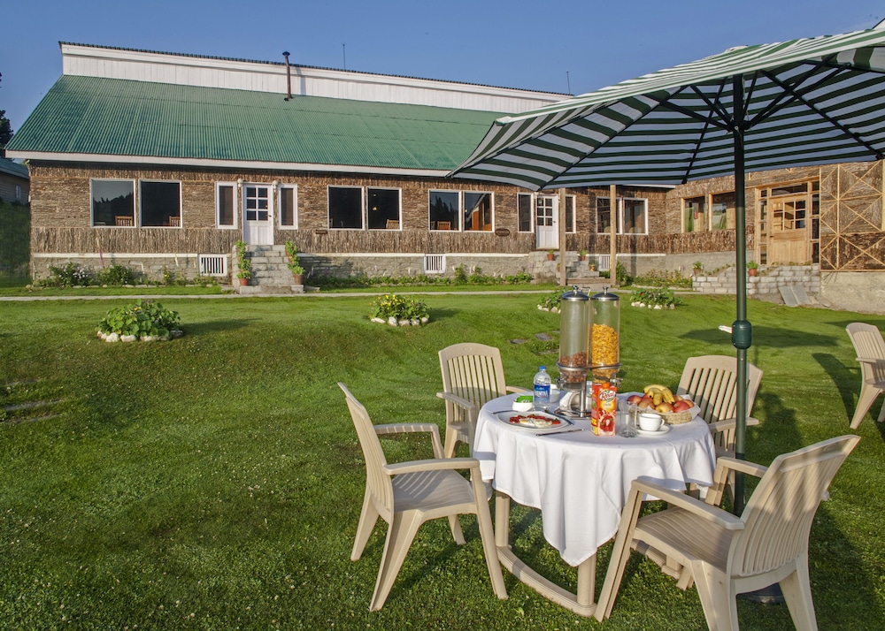 Nedou's Hotel