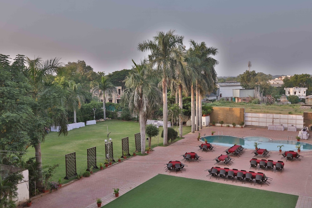 President Cottage Resort