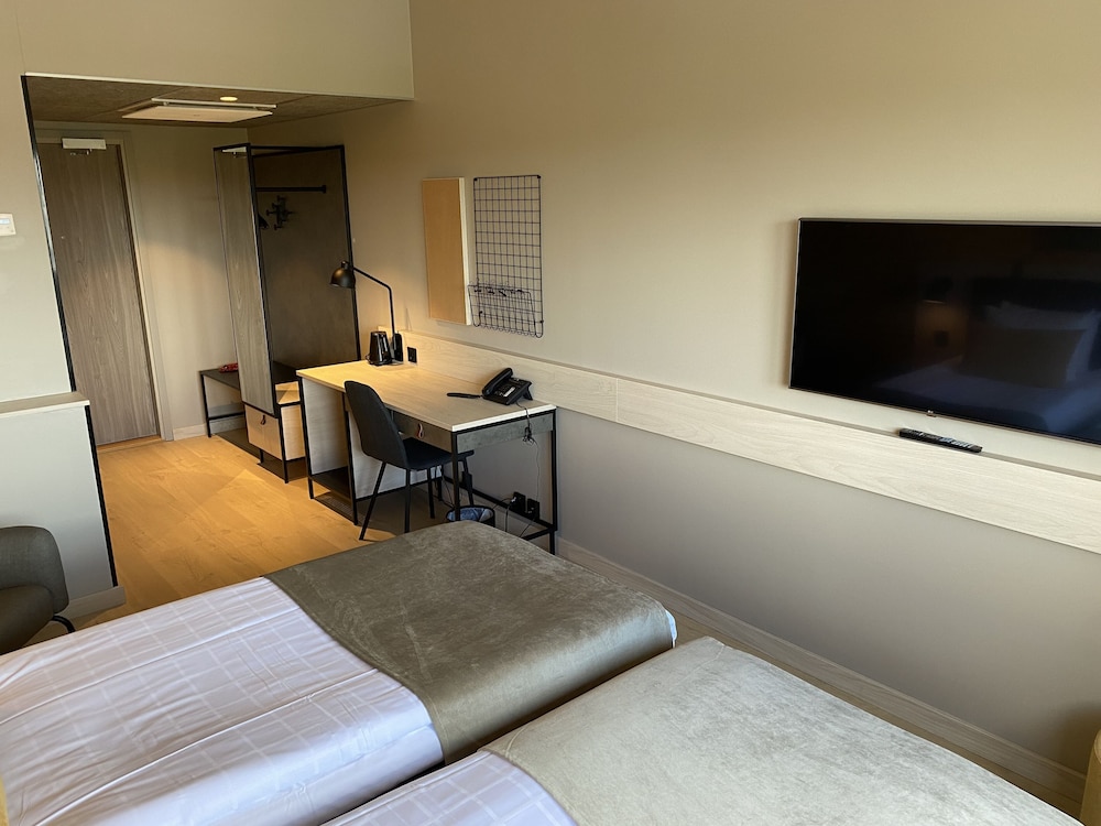 Skyline Airport Hotel