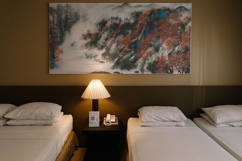 Dynasty Tourist Inn