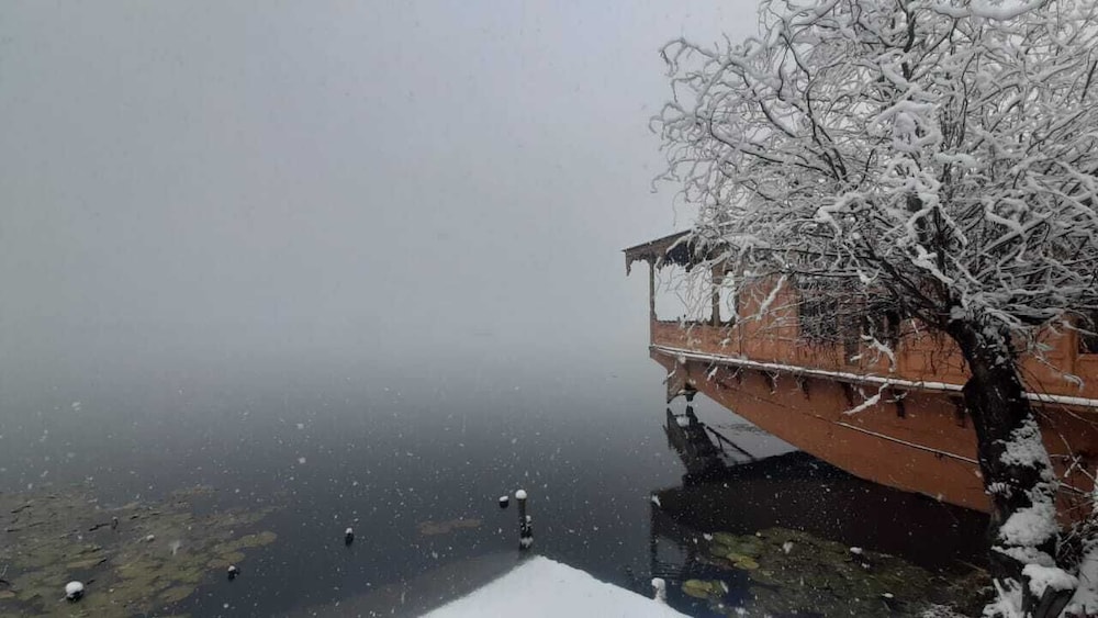 New Kolohai Houseboats