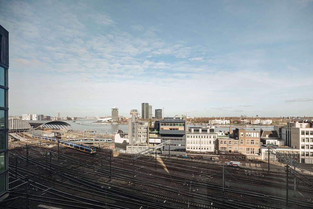 DoubleTree by Hilton Amsterdam Centraal Station