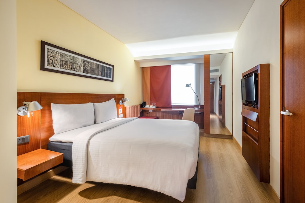 ibis New Delhi Aerocity Hotel