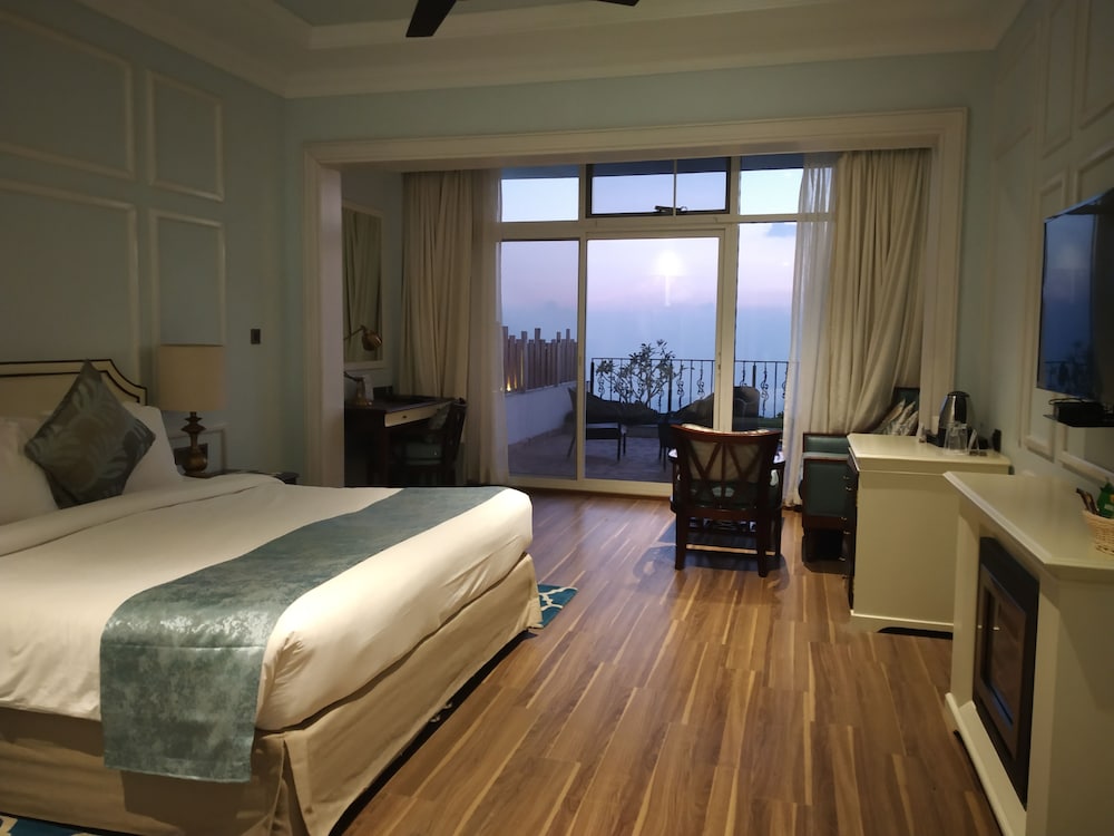 Fragrant Nature Munnar- A Five Star Classified Hotel