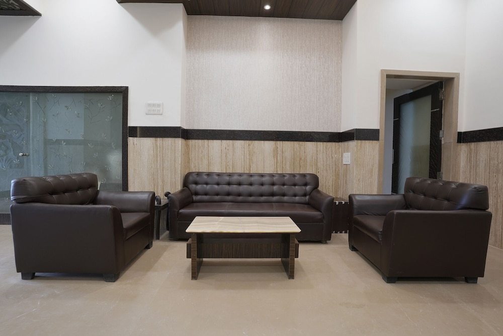 FabHotel Kamran Residency - Nr LBS Marg