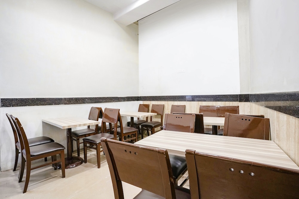 FabHotel Kamran Residency - Nr LBS Marg