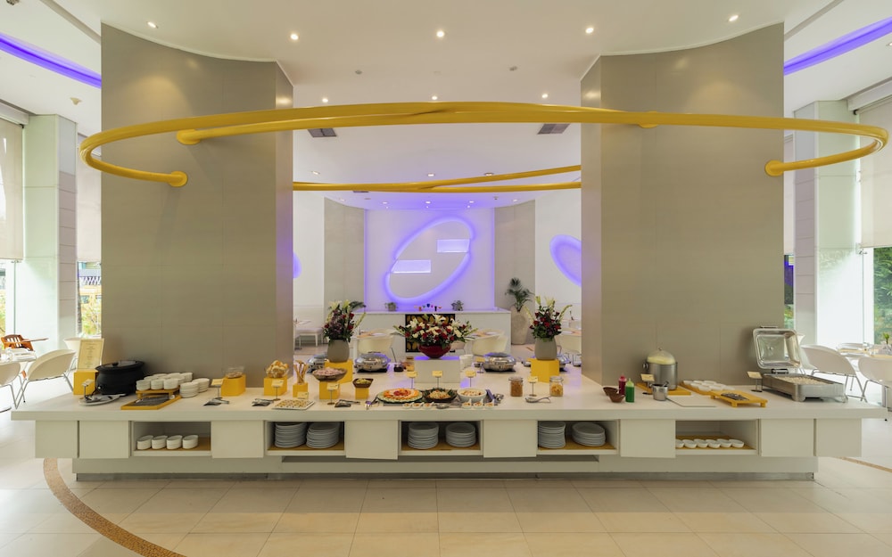 Hotel Kohinoor Elite Near BKC
