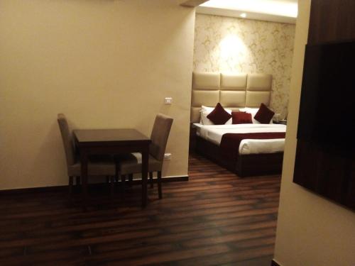 The Vilana Hotel ( 800m from Triveni Ghat )