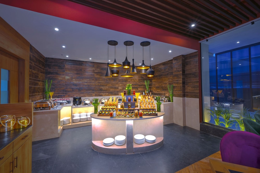 Royale Sarovar Portico Agra