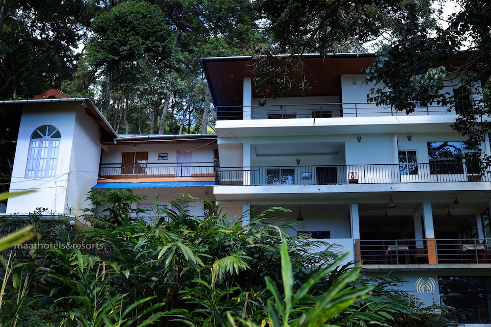 Spice Jungle Holiday Resort