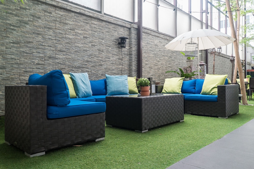 V Garden Hotel