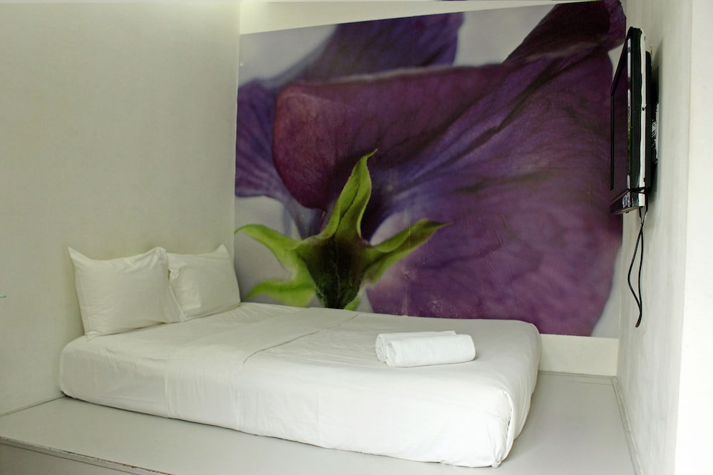V Garden Hotel