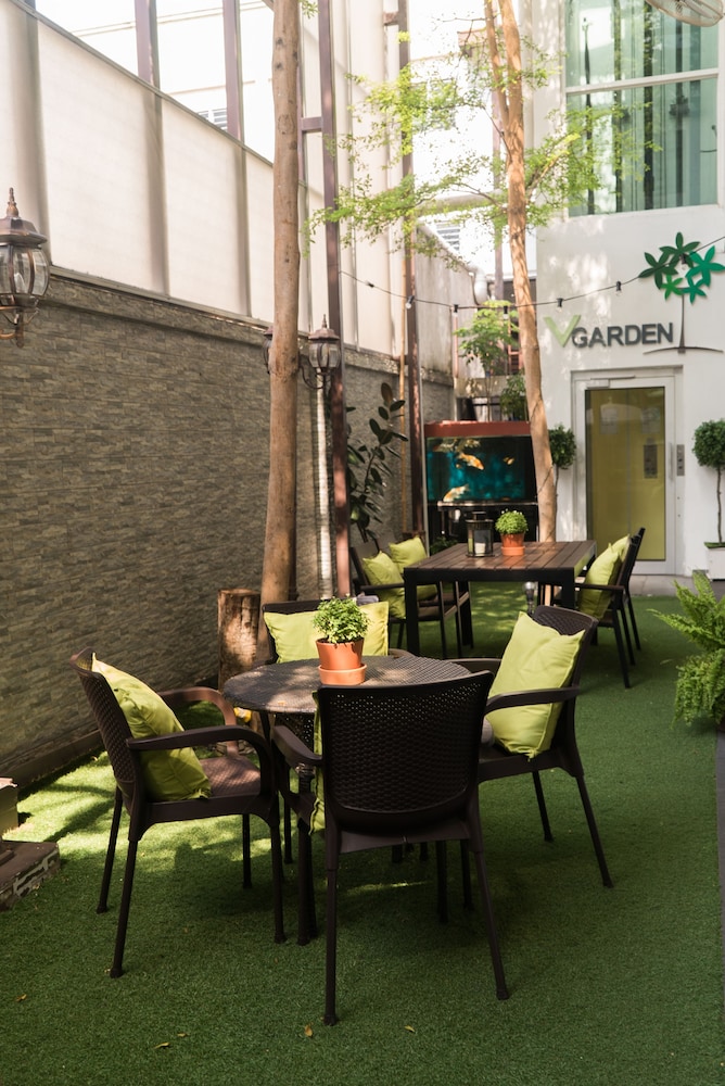 V Garden Hotel