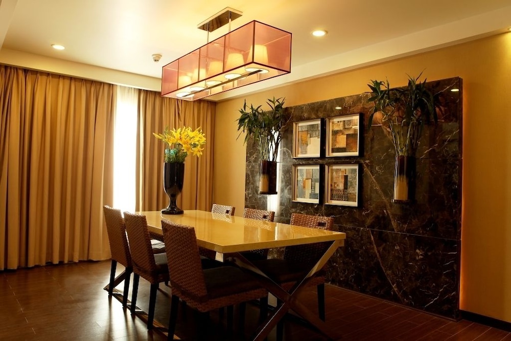 Paradigm Sarovar Portico - A Sarovar Hotel