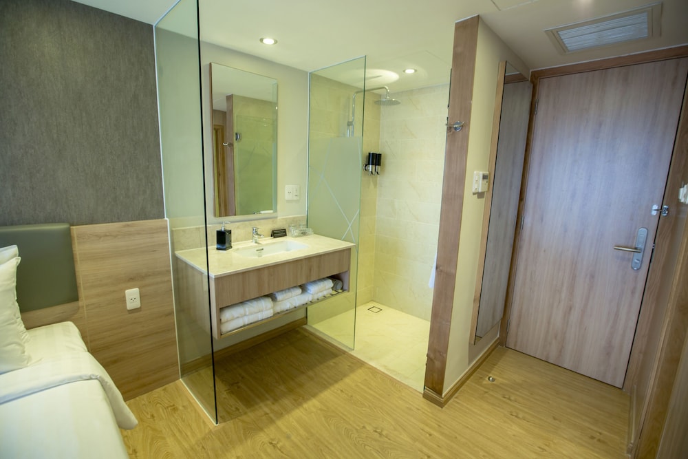 Avanti Hotel