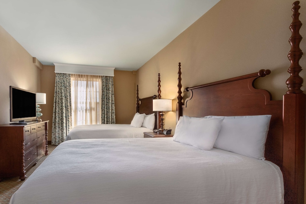 Embassy Suites by Hilton Savannah Historic District