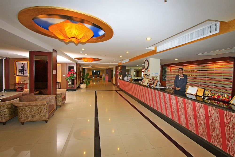 Convenient Grand Plus Hotel Suvarnabhumi