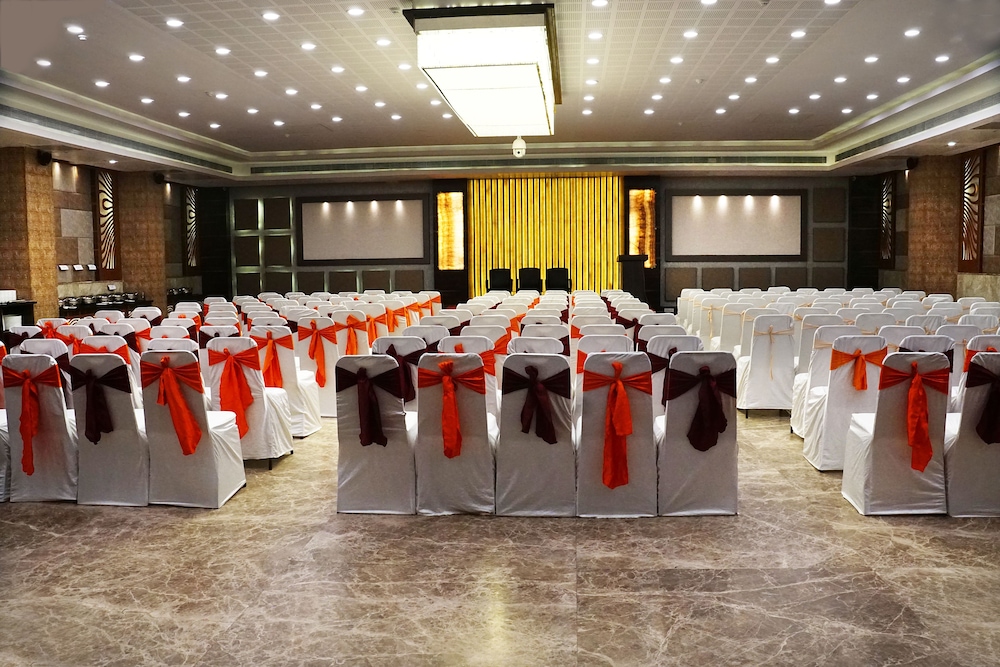 Hotel Silver Cloud, Ahmedabad