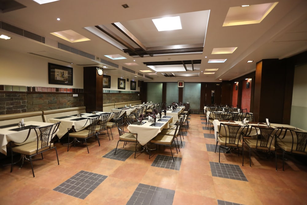 Hotel Silver Cloud, Ahmedabad