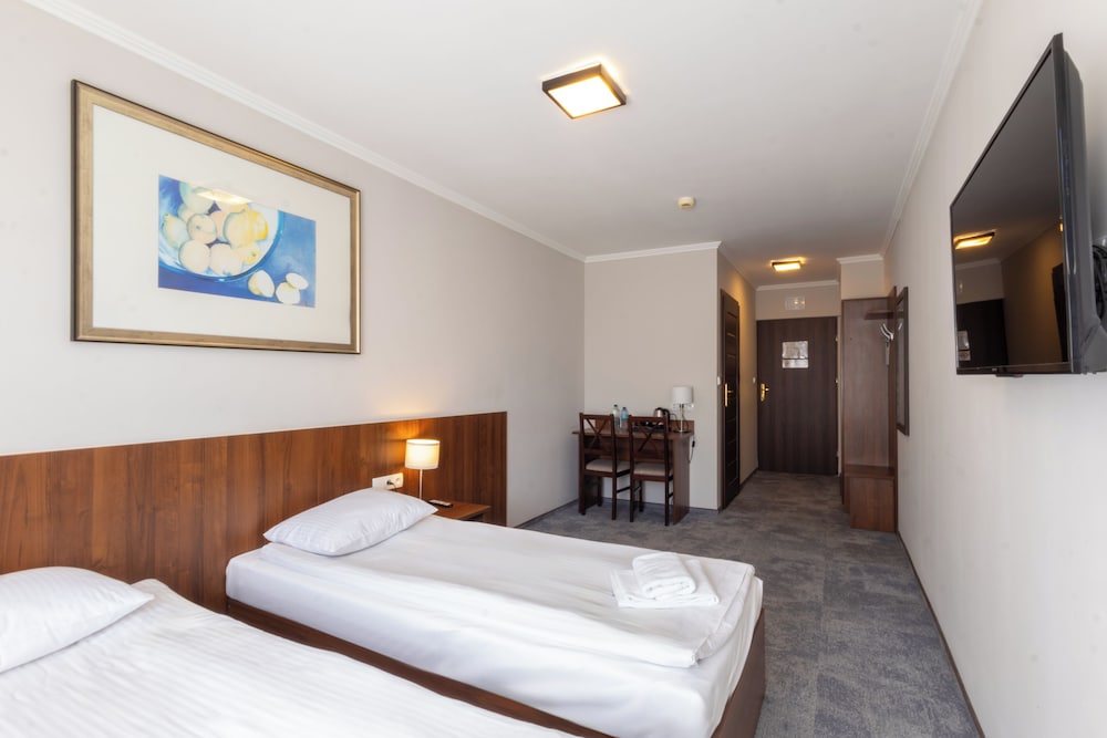 Hit Hotel