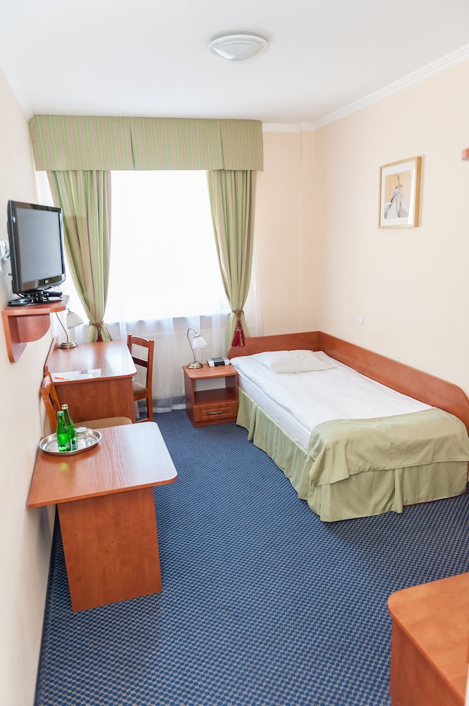 Hit Hotel