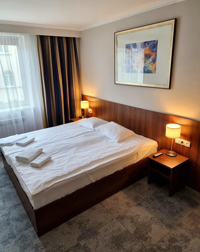 Hit Hotel