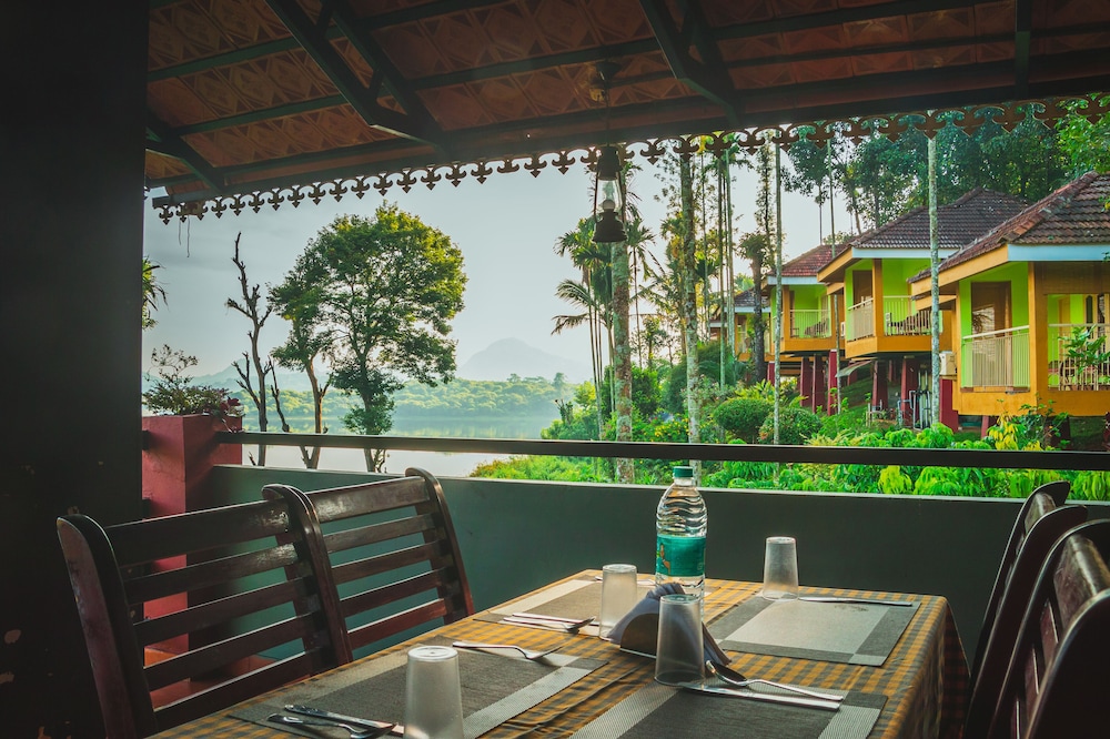 Karapuzha Village Resort