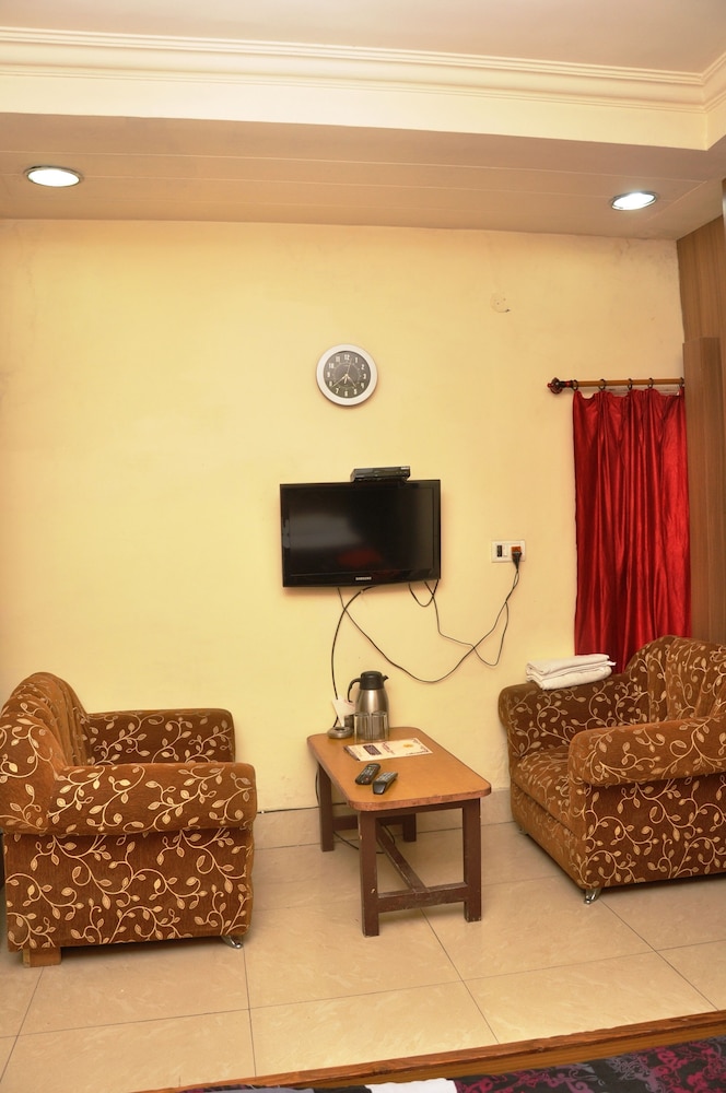 HOTEL SUDARSHAN PALACE
