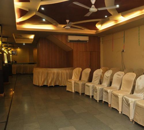 HOTEL SUDARSHAN PALACE